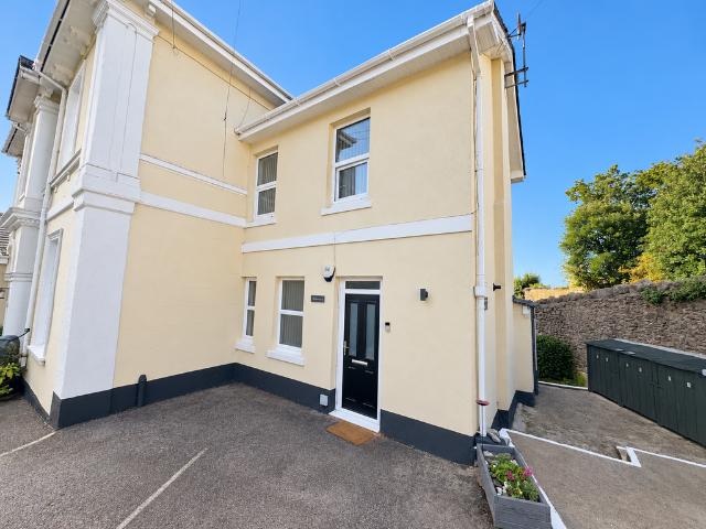 Apartment for rent in Upton, Torquay
