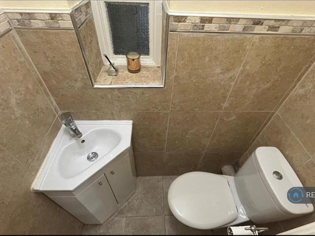 House for rent in London Borough of Hounslow, Feltham