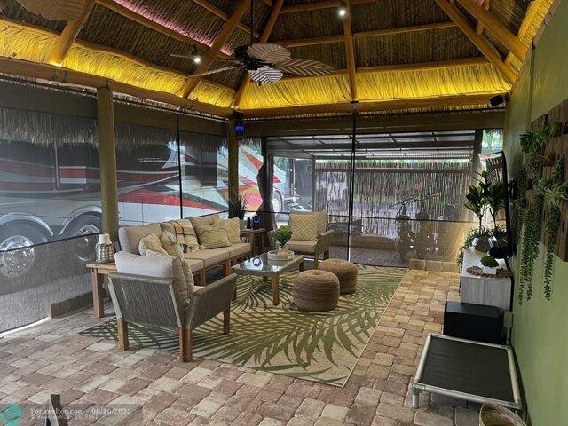 Condo for sale in Margate