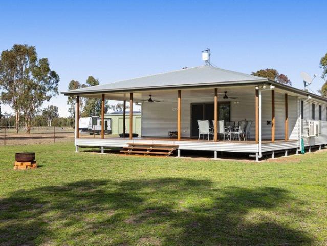 Cottage for sale in Leyburn, Queensland