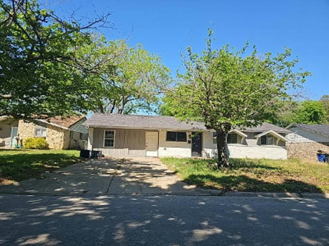 House for sale in Burleson, Johnson County