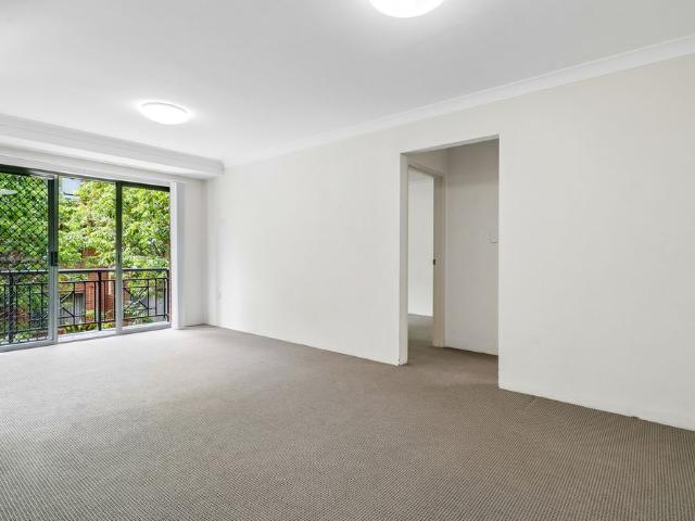 Apartment for rent in Lower North Shore, Sydney
