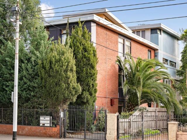 Apartment for rent in St Kilda