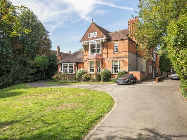 Apartment for rent in Widmore, Greater London