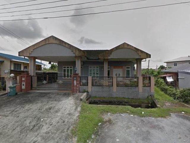 Bungalow for rent in Kuching, Bahagian Kuching