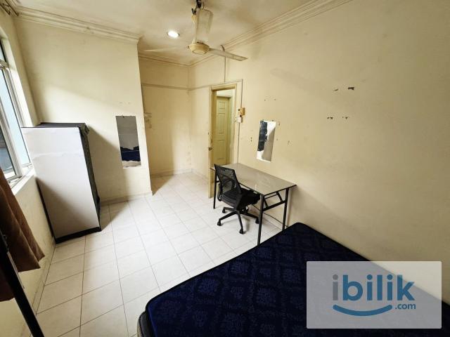 Room for rent in Petaling, Alam Impian