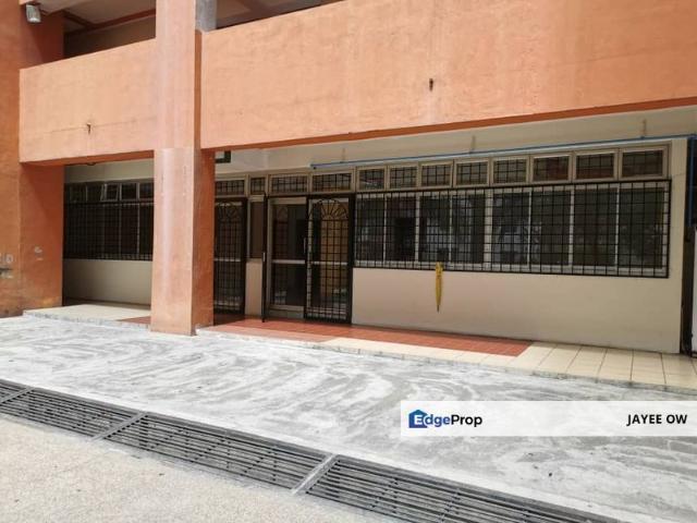 Shop for sale in Kajang, Langat