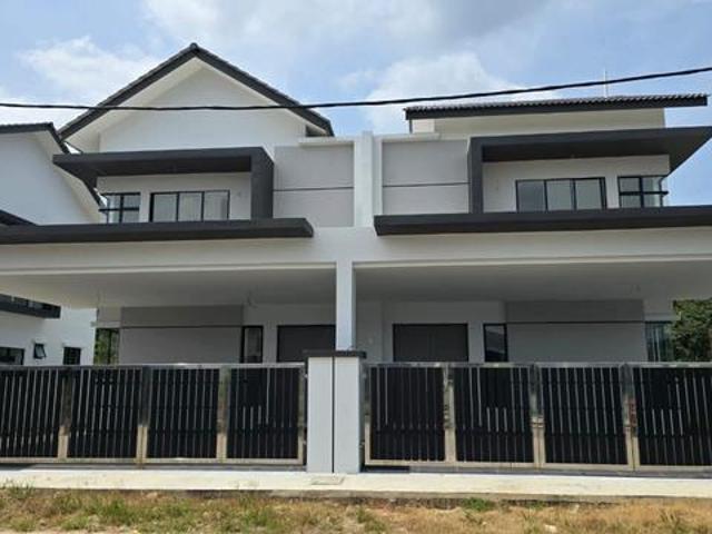 Residential House for sale in Tangkak, Sungai Mati