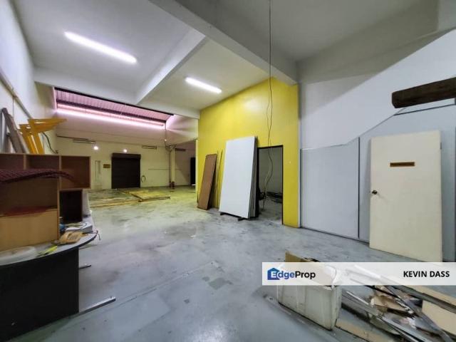 Warehouse for sale in Majlis Bandaraya Subang Jaya, Petaling