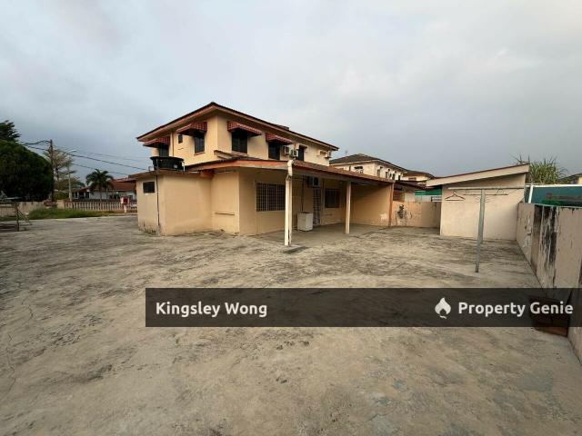 Residential House for sale in Perak, Perak Tengah