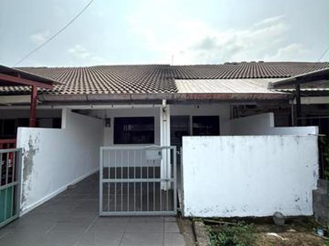 Terraced House for sale in Kuching, Bahagian Kuching