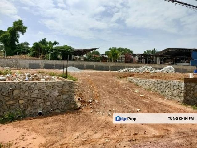 House for sale in Malaka