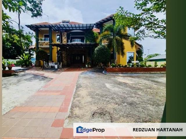House for sale in Malaka