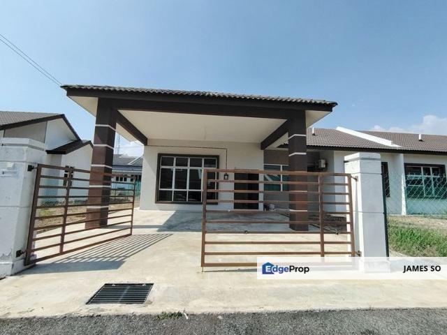 House for sale in Malaka