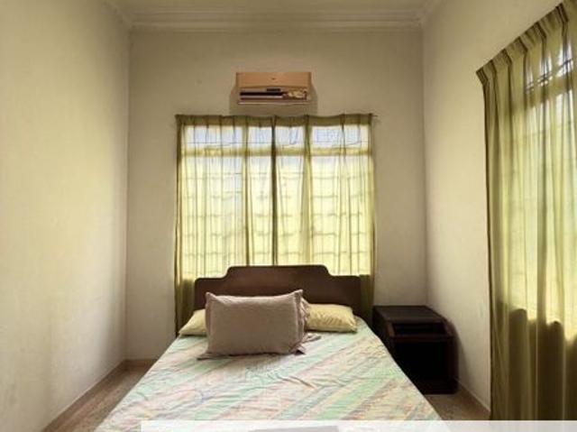 House for sale in Malaka