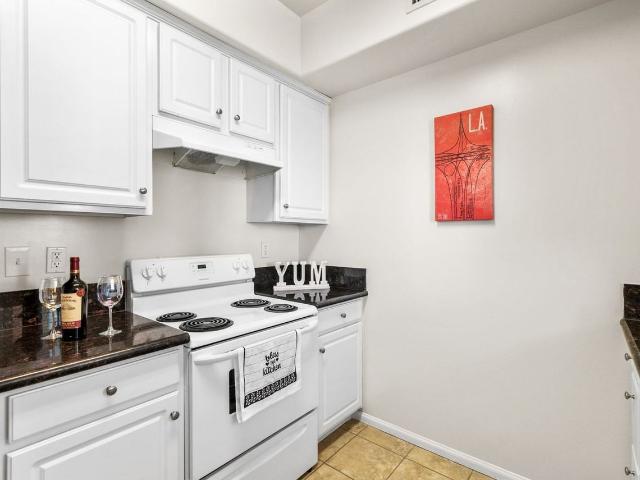 Apartment for rent in Canoga Park, California