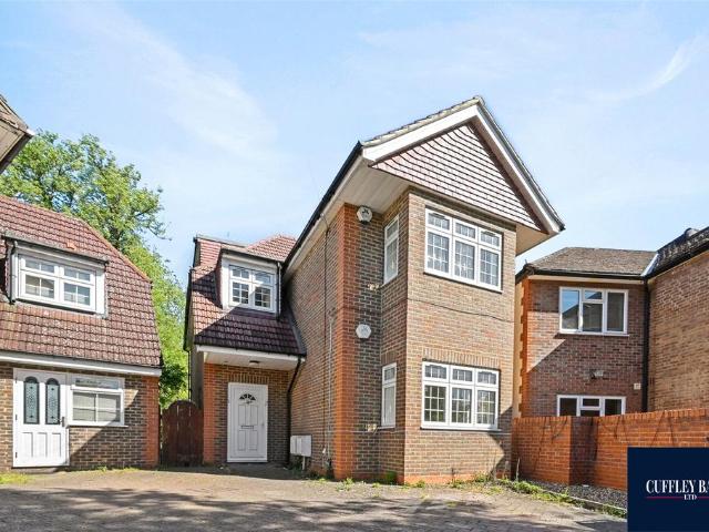 House for rent in London Borough of Ealing, Perivale