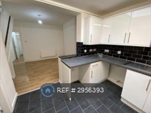 House for rent in Calderstones
