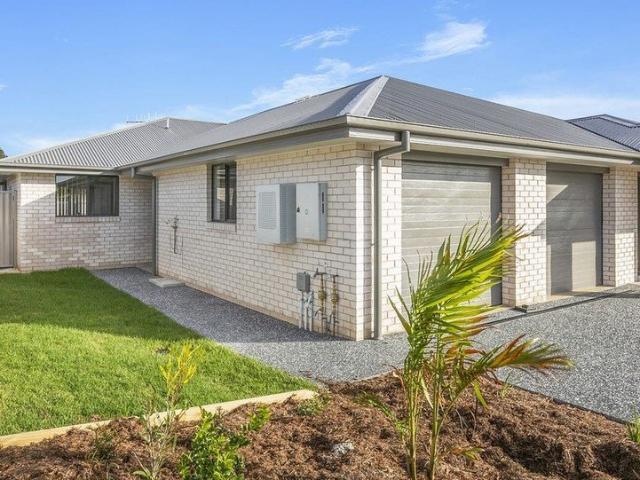 Villa for rent in Lake Cathie, New South Wales