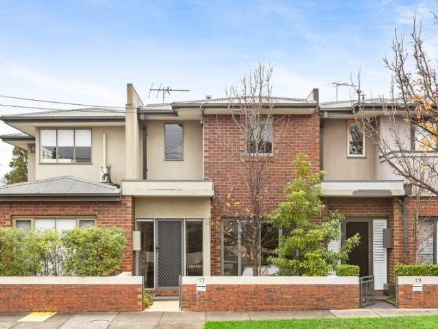Townhouse for rent in Camerons Creek, Victoria