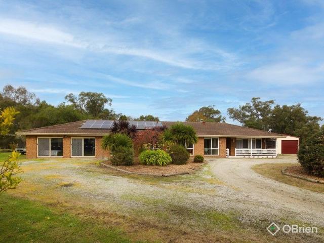 House for sale in Drouin
