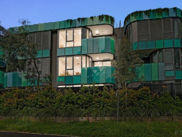 Townhouse for sale in Glen Iris, Melbourne