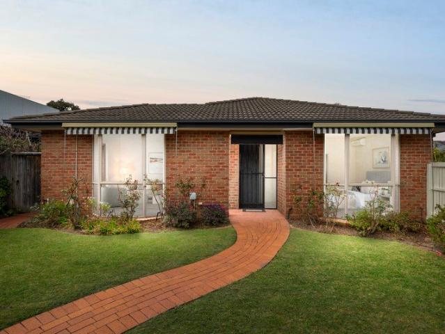 Townhouse for sale in Hampton, Melbourne