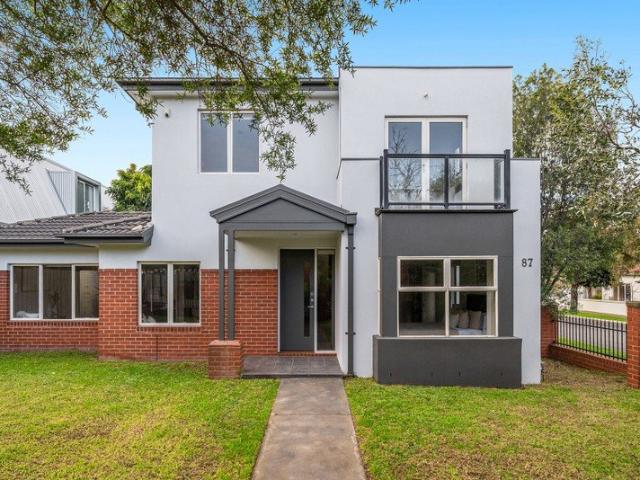 Townhouse for sale in Camerons Creek, Victoria