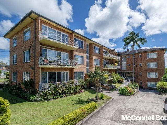 Apartment for sale in Lower North Shore, Sydney