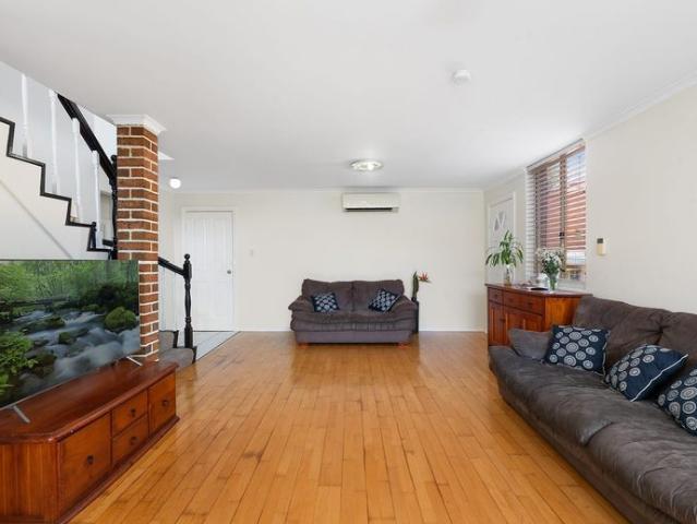 Townhouse for rent in Sydney, New South Wales