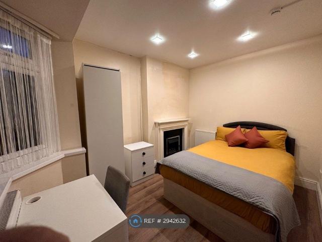 Room for rent in Holbrooks, West Midlands