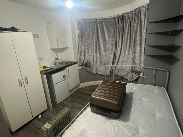 Apartment for rent in London Borough of Hounslow, Hanworth