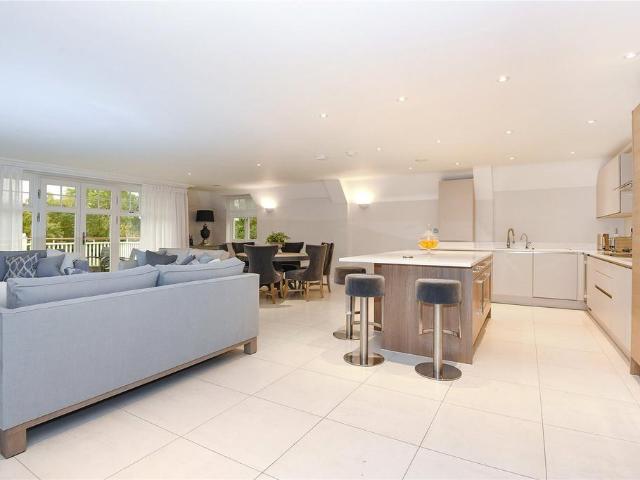 Apartment for rent in Sunningdale