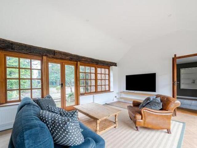 House for sale in Ascot