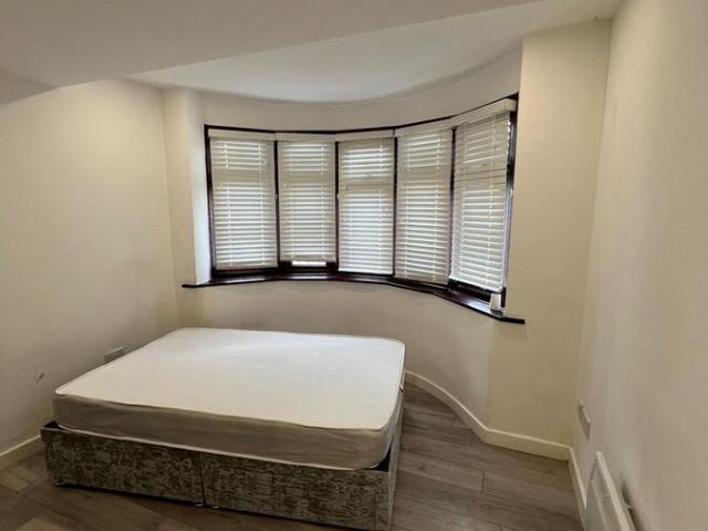 Studio for rent in South Hornchurch, Greater London