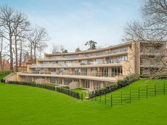 House for sale in Ascot