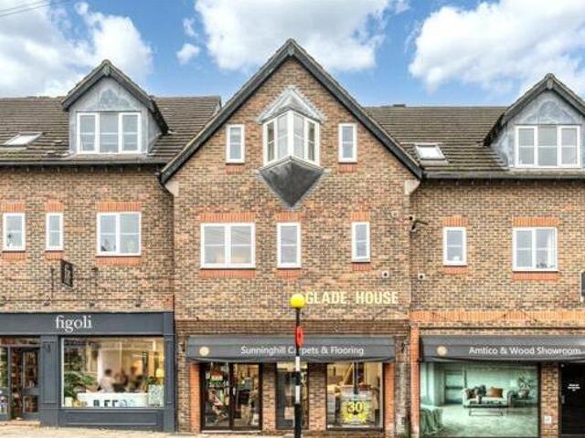 House for sale in Ascot