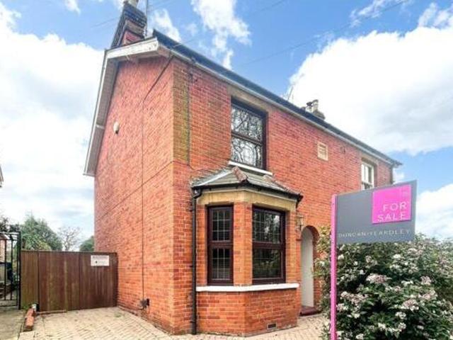 House for sale in Ascot