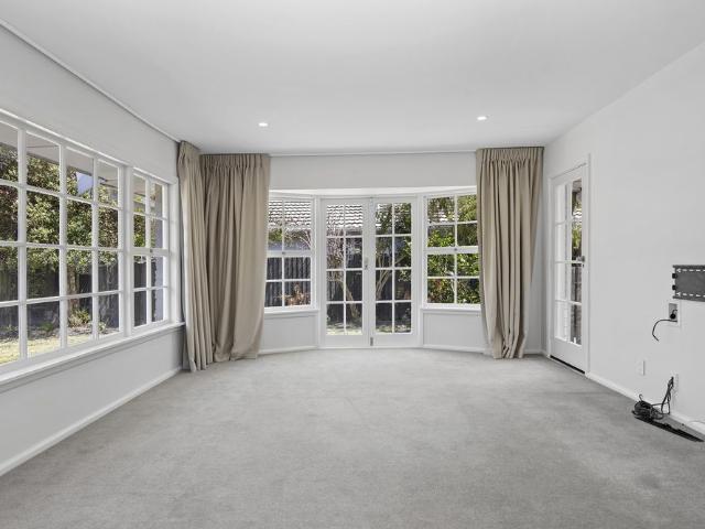Room for rent in Fendalton, Fendalton-Waimari-Harewood Community