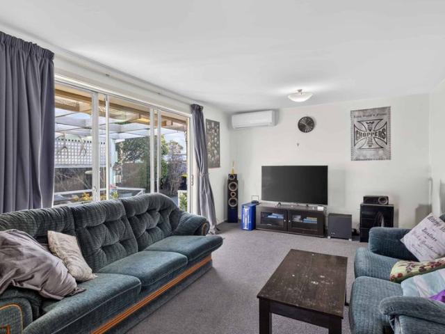House for rent in Chaslands, Canterbury