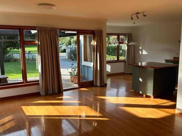 House for rent in Chaslands, Canterbury