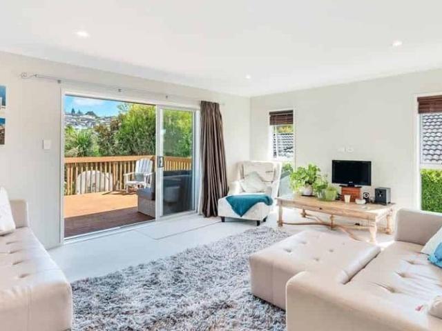 House for rent in Paremoremo