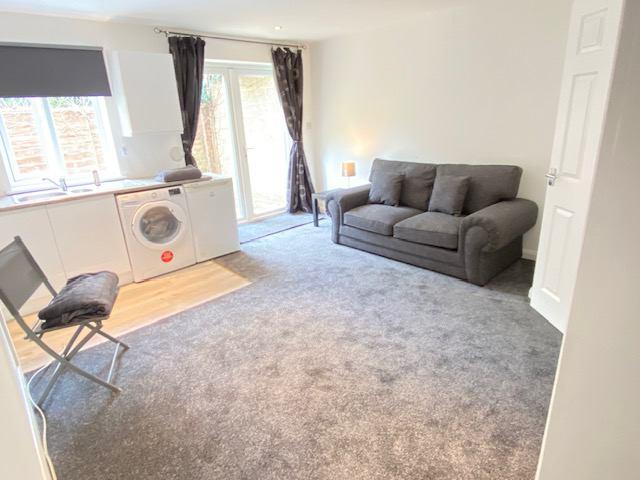 Studio for rent in Thames Ditton, Elmbridge