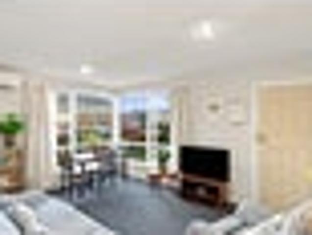 Apartment for sale in Heathcote, Canterbury