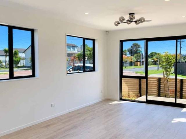 Townhouse for rent in Te Atatū South, Henderson-Massey