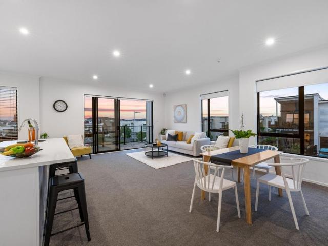 House for rent in Paremoremo