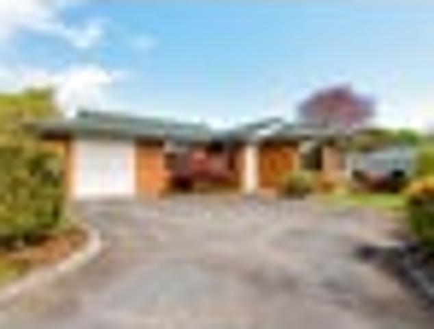 Townhouse for sale in Stratford, Stratford District