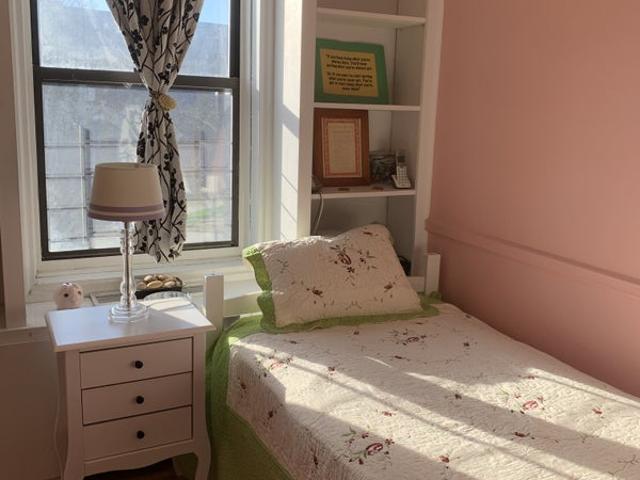 Room for rent in The Bronx, Arverne