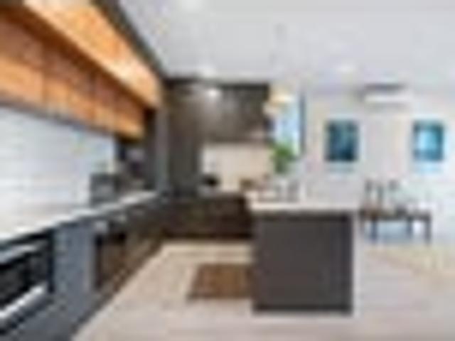 Townhouse for sale in Whangaparaoa, Oroua County