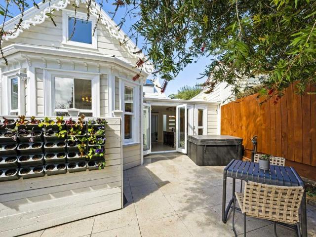 House for rent in Mechanics Bay, Auckland